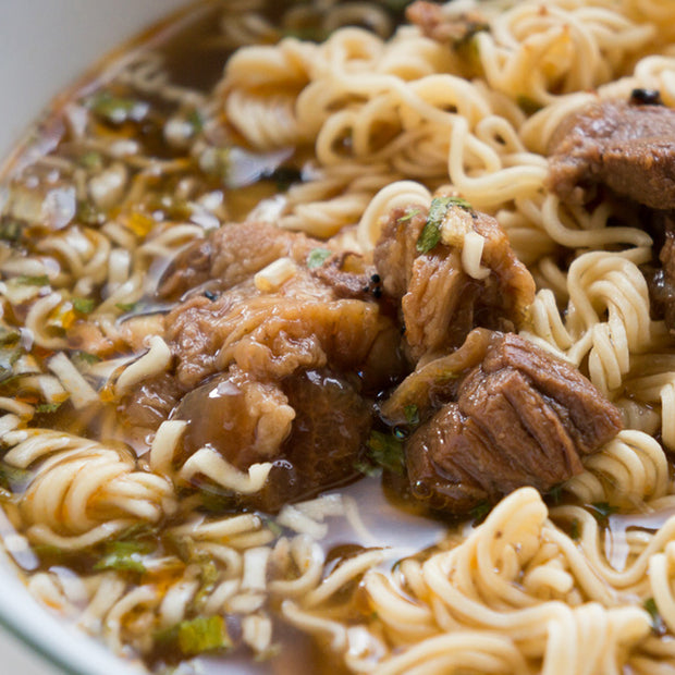 TAIWAN - TTL -  Hua Diao Beef with Sauerkraut Instant Noodles - 台酒花雕酸菜牛肉麵 200gx3packs/bag