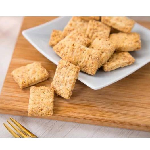 TAIWAN - Wheat Fiber Thousand Layers Cookies - 老楊經典原味方塊酥 300g/bottle